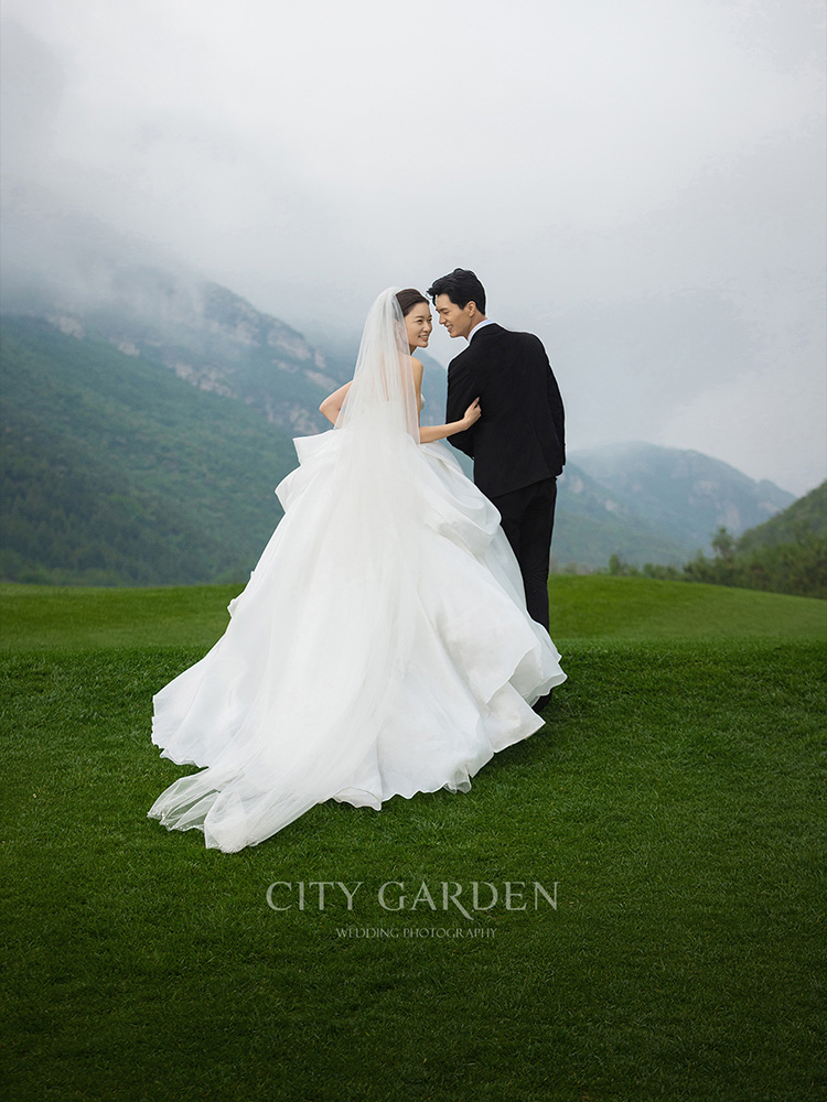 草坪婚纱照2.jpg
