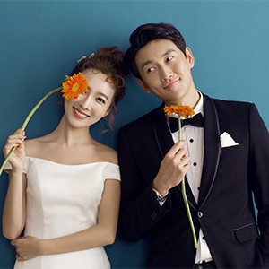 婚纱摄影工作室告诉你拍婚纱照带美瞳好不好