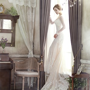 北京哪里拍婚纱照便宜韩式单色背景婚纱照——简单大方