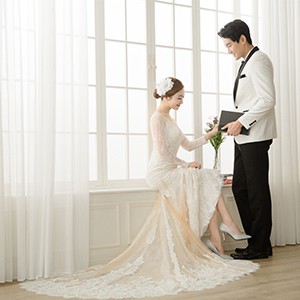 婚纱摄影工作室炫彩婚纱照新娘如花绽放