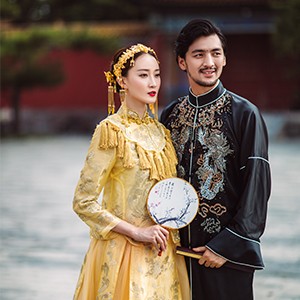 城市花园婚纱摄影 告诉新娘拍婚纱照穿什么内衣